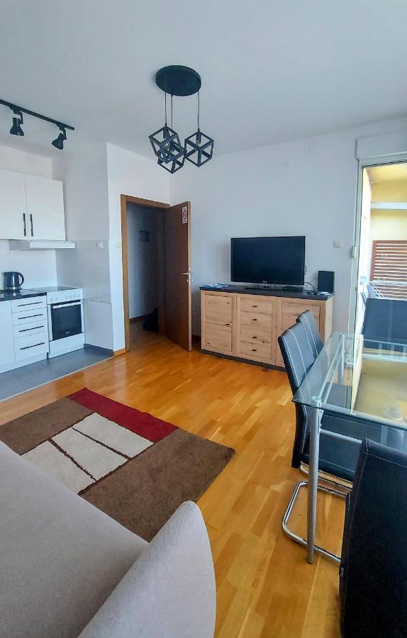 Apartments Neo Novi Sad Luaran gambar
