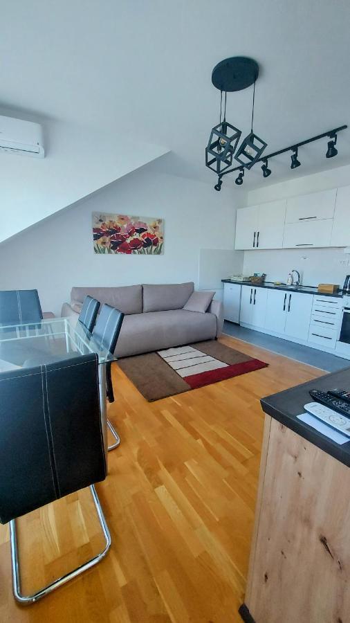 Apartments Neo Novi Sad Luaran gambar